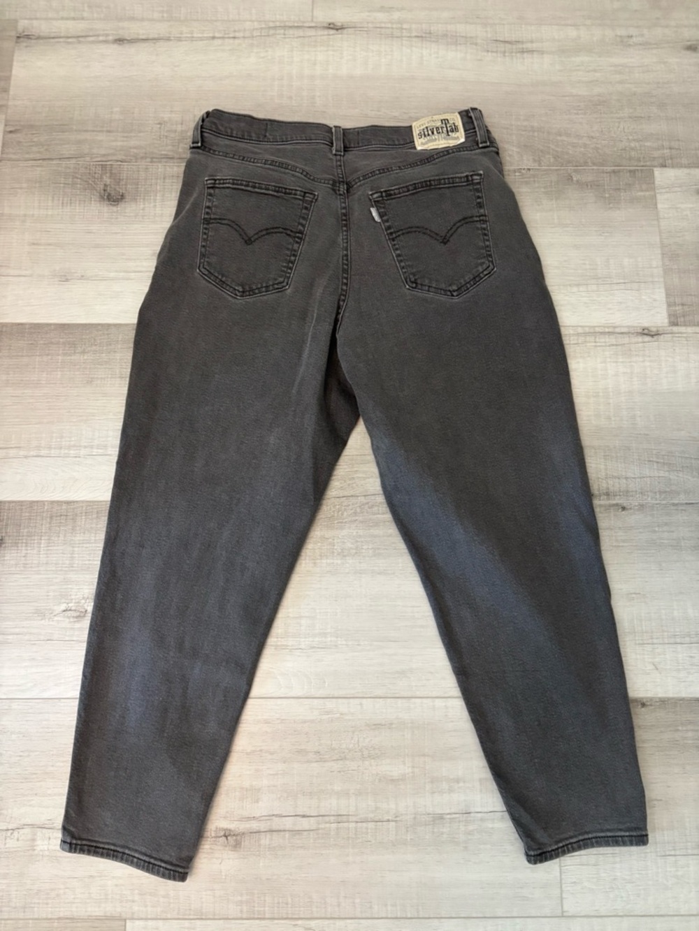 ⭐️SALE! Levi’s SilverTab Mom Jean Black High Rise Tapered Womens 32